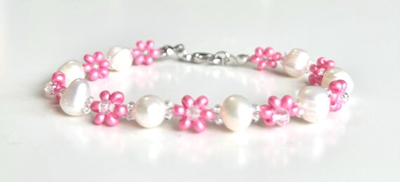 Pearl Daisy Bracelet: Custom Beaded Flower Bracelet - Etsy