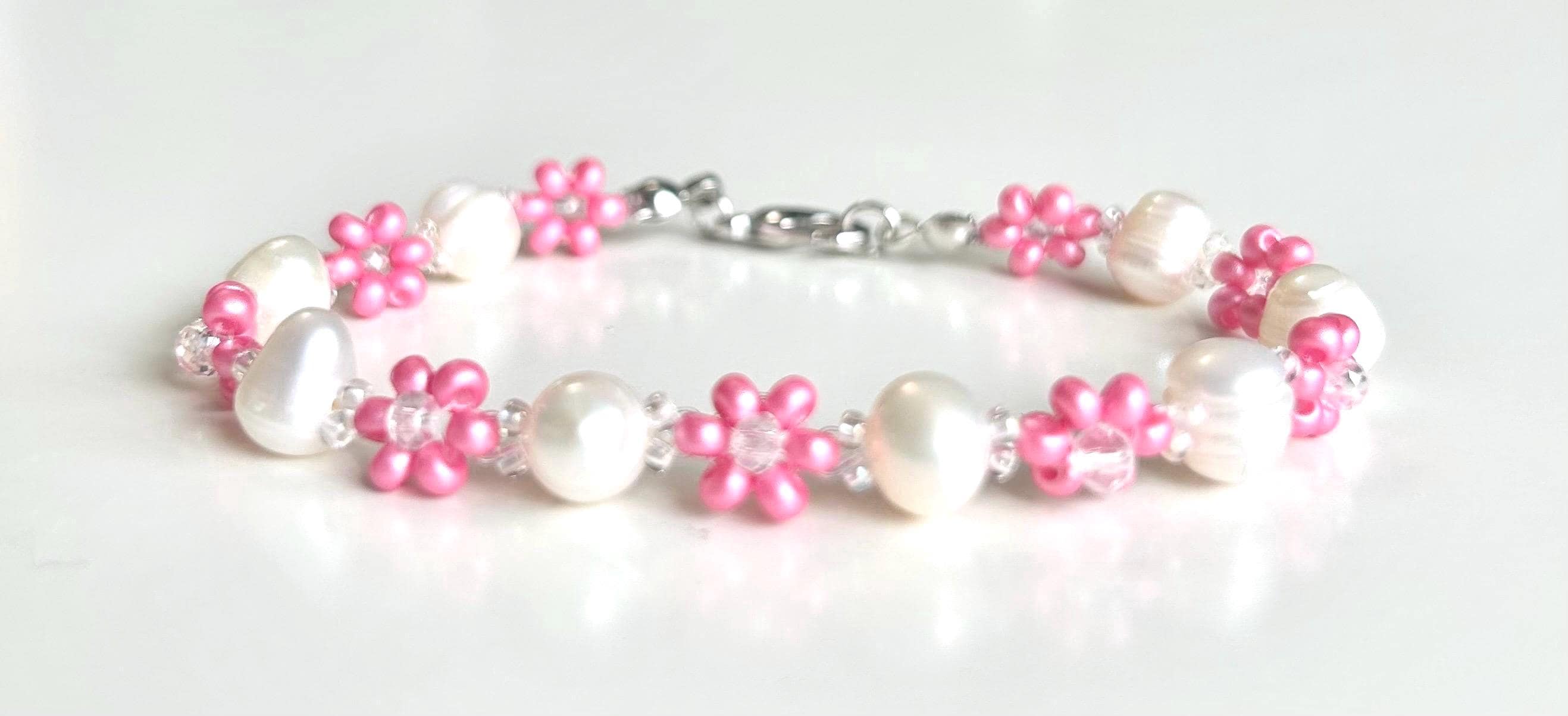 Pearl Daisy Bracelet: Custom Beaded Flower Bracelet - Etsy