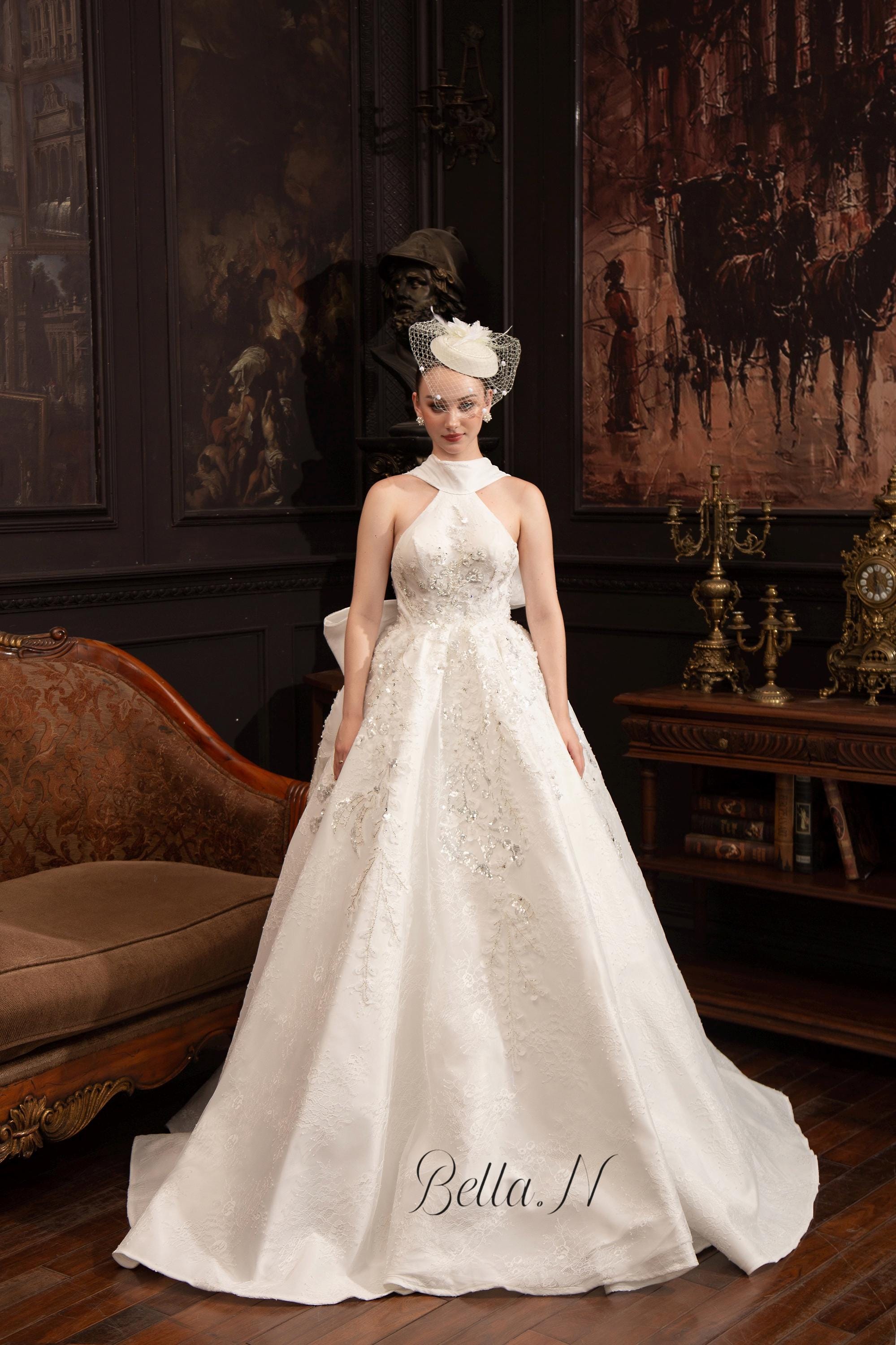 Luxury Halter Neck Satin Ball Gown: Beaded Lace Corset Wedding Dress