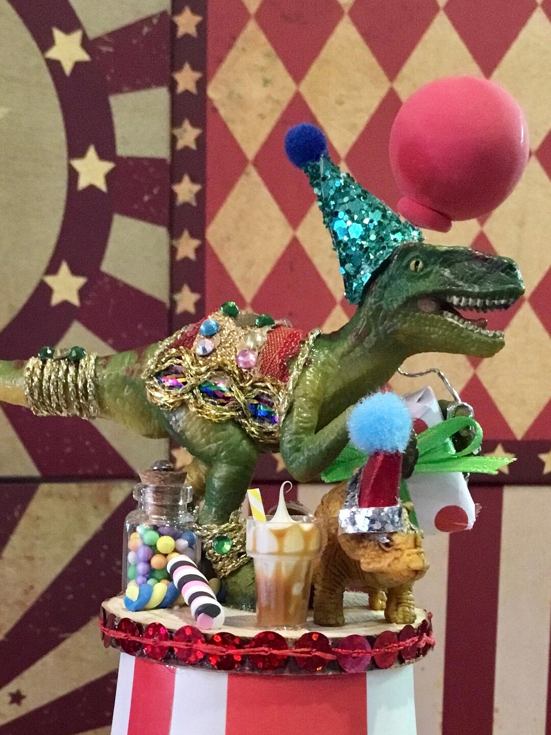 DINOSAUR (T REX) Edible Round Birthday Cake Topper Decoration