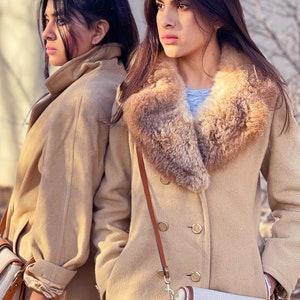 Vintage Coat Beige Peacoat Tan Trench FUR Collar Coat Sz. 4/6 1970s Dress Jacket Size Medium