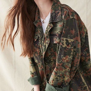 Vintage CAMO Woodland Jacket SURPLUS Grunge Gamer Vintage EURO Camouflage Jacket Sizes Small Medium