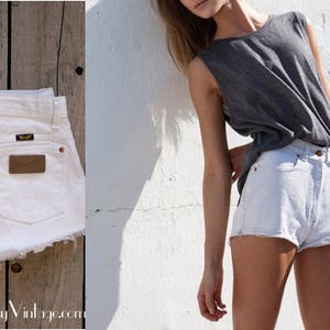 Vintage WRANGLER Shorts Denim Cutoff Shorts WHITE Distressed Highwaist Jean Shorts Cut high or Low Cut image 2