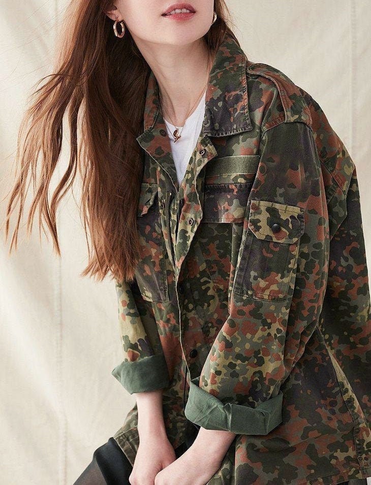 超人気高品質 Vintage CAMO Woodland Jacket SURPLUS Grunge Gamer Vintage ジャケット・アウター