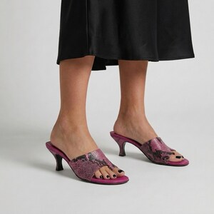 Couture Vintage Snakeskin Python Heels Size 7.5 Donald Pliner ITALY Pink Kitten Heels