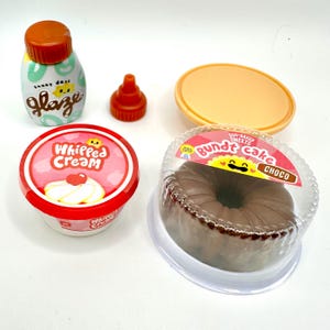 Miniverse Diner Series 2 - Choco Bundt Cake - Miniverse Choco Bundt Cake - Choco Bundt Cake Miniverse