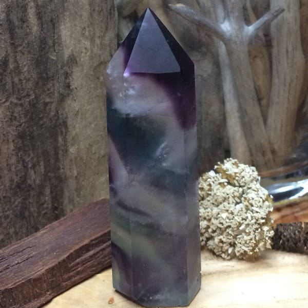 Fluorite Point  // Healing Crystals and Stones // Wicca Stones // Rocks and Minerals // Crystals and Minerals  // Standing Point // Zen