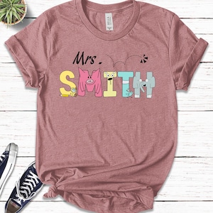 Personalized Elephant Piggie Shirt Life Is Good Shirt Custom Shirt Teacher Shirt Teacher Gift Custom Name Mo Willems T-Shirt CYJG33