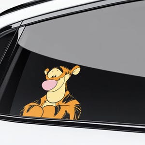 Tigger Posing Peeker Peeking Car Decals Wall Art Decor Bumper Stickers Cartoon Waterproof Weatherproof Winnie Pooh Scrapbooking Mugs BZHP15