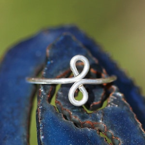 Sterling Silver Midi Ring ~  Stackable Rings Silver ~ Adjustable Mid finger Ring ~ Above Knuckle Ring~ Minimalist Boho Midi Ring~Dainty Ring