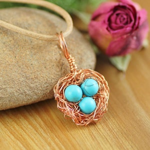 Vogelnest ketting koper ~ Robin blauw vogelnest ~ Mama vogelnest met roodborstje blauwe eieren ~ Natuurliefhebber sieraden ~ Moederdag ketting