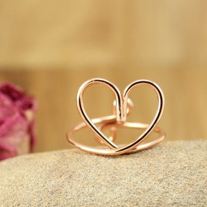 Kupfer Herz verstellbarer Ring ~ Zarter Liebesknöchel Ring ~ Freundin Geschenk ~ Moderner minimalistischer Schmuck ~ Brautjungfer oder Hochzeit Boho Ring
