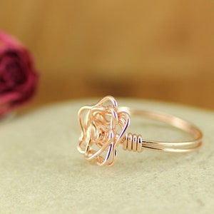 Gold Blumenring ~ Rose Ring Wire Wrapped ~ Rosettenring ~ Boho Schmuck ~ Natur Schmuck ~ Verlobungsring ~ Geschenk für Freundin