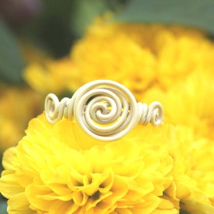 Spiral ring with rosettes Knot ring Knuckle ring Craft wire ring Wire wrapped ring Twisted knotted ring Minimalist pinky ring Antique white