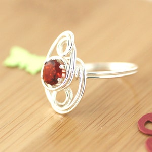 Handgemachter Geburtsstein Ring Silber ~ Mutter Ring ~ personalisierter Geburtsstein Schmuck ~ Versprechensring ~ Verlobungsring ~ Geschenk zum Muttertag