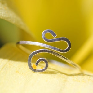 Hammered Toe Ring ~ Adjustable Toe Ring ~ Sterling Silver Toe Ring ~ Boho minimalist jewelry ~Wire Wrapped Ring~Silver midi Ring Adjustable