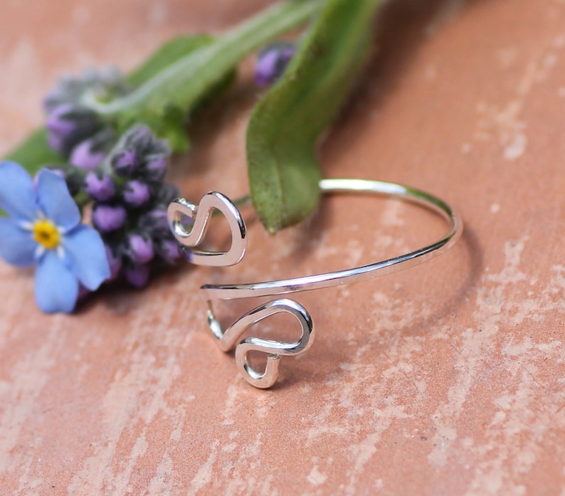 Twisted sterling silver midi ring ~ Hammered toe ring ~ Silver toe ring ~ Adjustable toe ring ~ Toe jewelry ~ Above knuckle ring