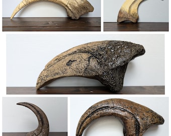 ラプトルの爪　化石 手描きのラプトルの爪の化石レプリカ：ユタ州のラプトルのコレクター