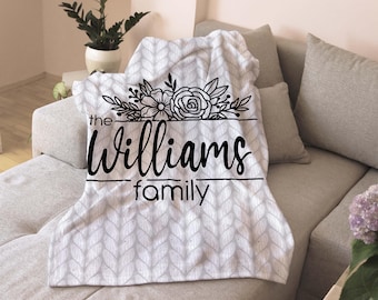 Family Name Blanket Personalized, Custom Floral Last Name Blanket Family, Grandparent Gift Mom, Custom Gift Christmas, Chunky Knit Blanket