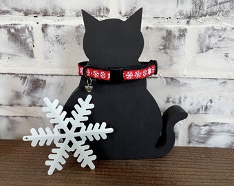 Snowflake cat collar