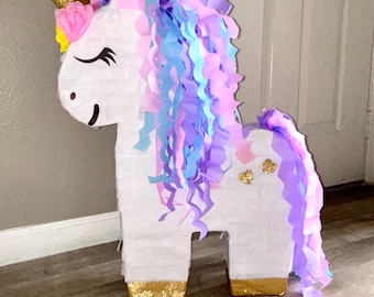 Unicorn piñata, ideal for a birthday party