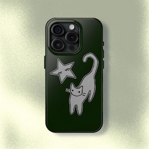 緑の猫と星の携帯ケース 手描き かわいい ハロウィン グランジ ゴシック クールガール iPhone Pro Max 16 15 14 13 12 Samsung Galaxy S24 S23 S22 S21