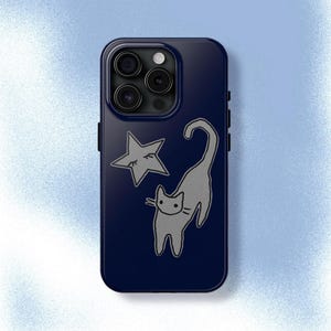 ネイビーブルーの猫と星の携帯ケース 手描きのかわいいハロウィングランジゴシッククールガール iPhone Pro Max 16 15 14 13 12 Samsung Galaxy S24 S23 S22