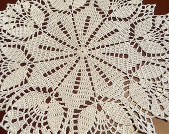 Tulip designed white crochet doily