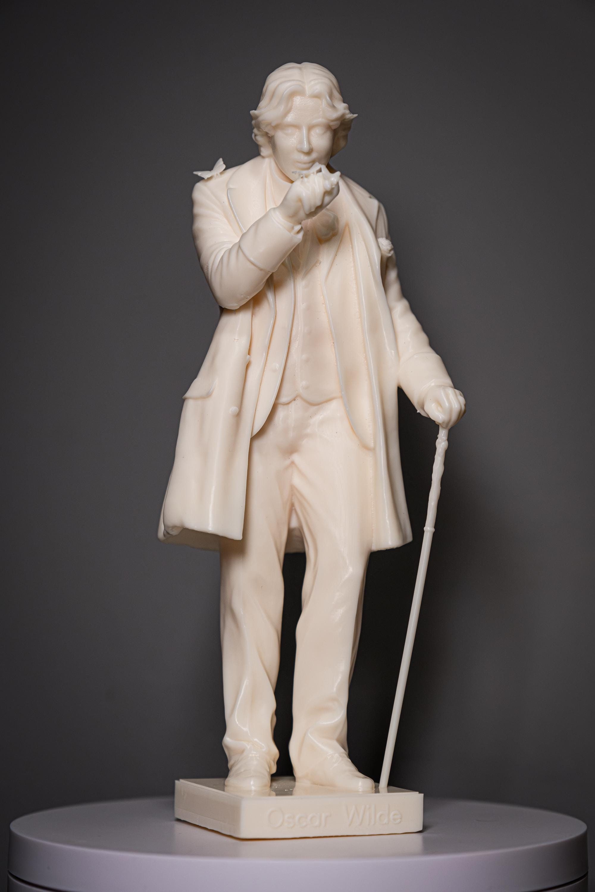 Oscar Wilde’s Elegant Republic: Transfor Oscar Wilde's Elegant Republic: Transformation, Dislocation