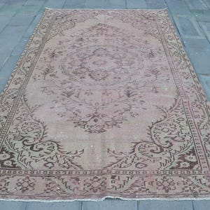 Turkish Rug, Vintage Rug, 6x10 Large Rugs, Faded Anatolian Rug, Rugs For Bedroom, 5.6x9.2 ft Beige Rug, Turkish Rug With Geometric Patterns,