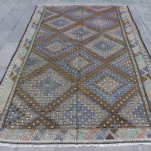 Large Kilim, Turkish Kilim, Vintage Kilim, Antique Embroidered Kilim, Rugs For Bedroom, 5.5x9.8 ft Brown Kilim, Vintage Oushak Wool Rug,