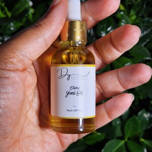 Yoni Oil -Organic Feminine Care Oil for Hydration & Soothing, Natural pH-Balanced Yoni Care, Vegan and Handmade, Essential Oils for Intimate