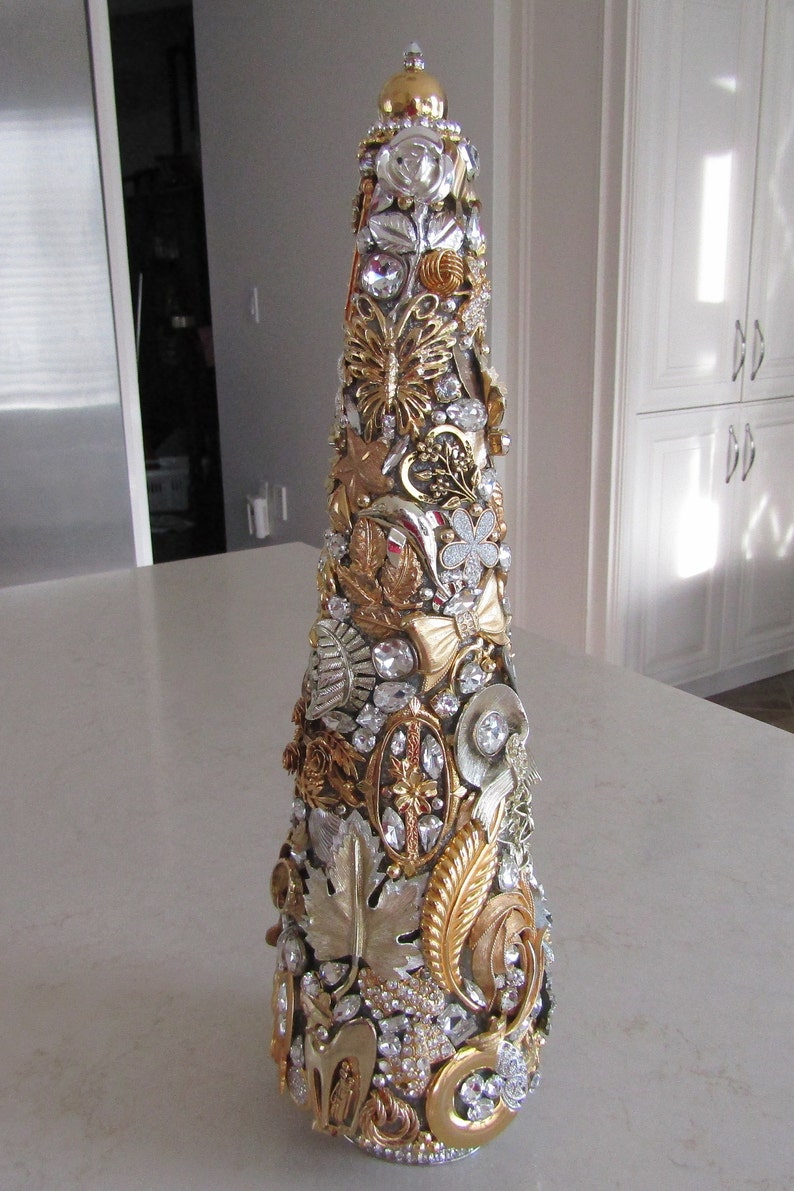 Large Jeweled Christmas Tree image 2