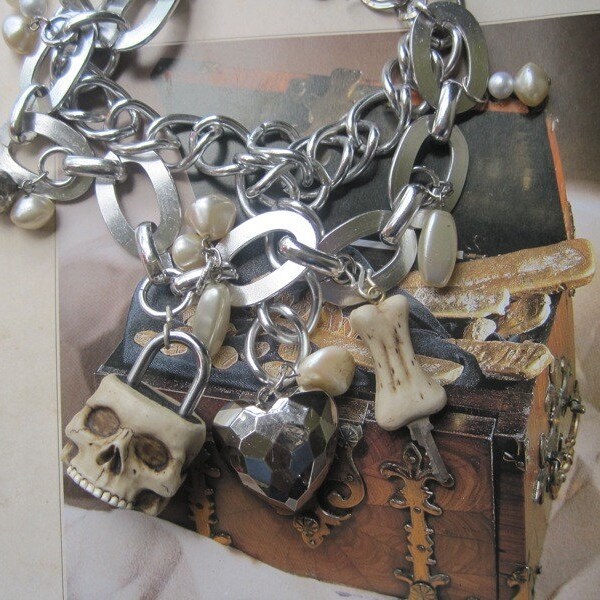 Queen Anne's Revenge-SKULL LOCK and KEY STATEMENT NECKLACE