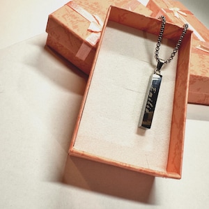 Collar personalizado con grabado en los cuatro lados, colgante rectangular de acero inoxidable, plata u oro, nombre, fecha, collar con símbolo, regalo