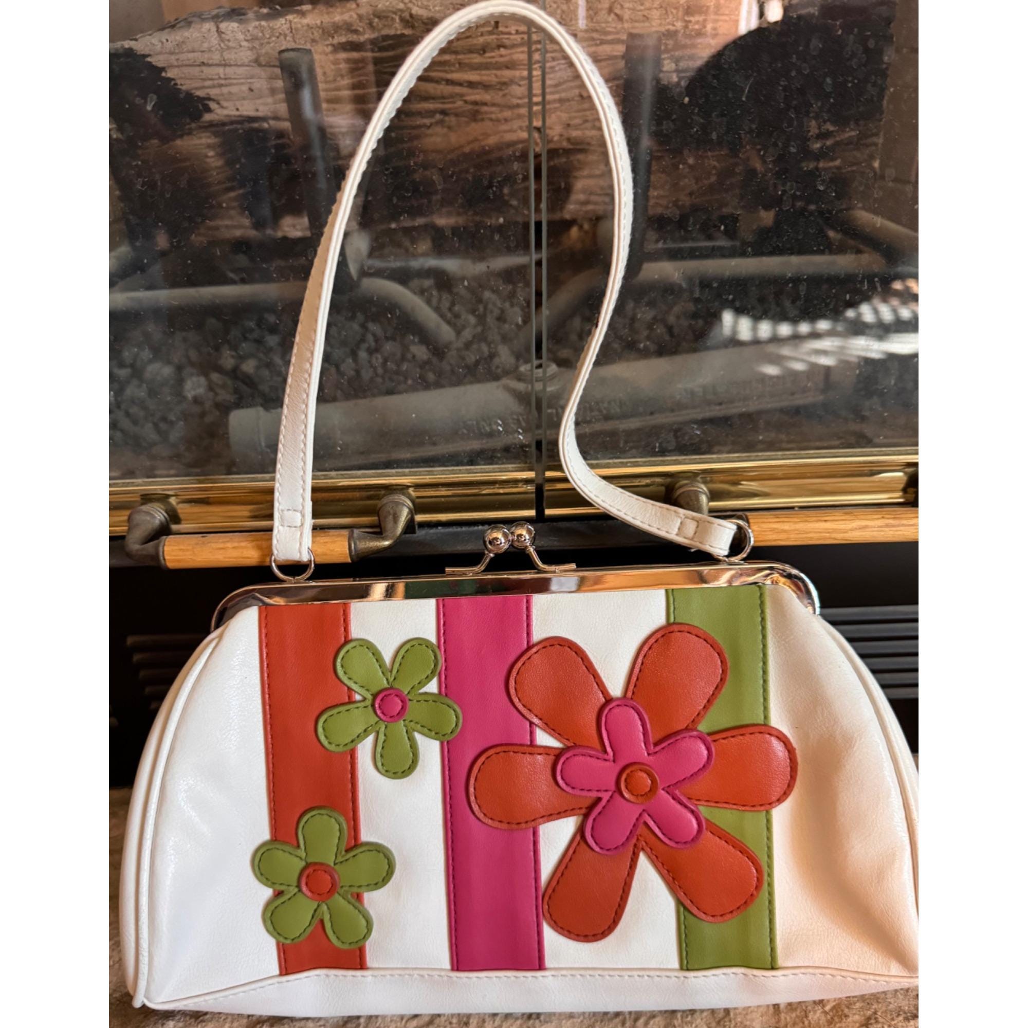 le chateau | Bags | Le Chateau Purse