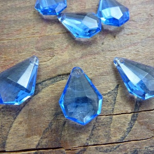 Vintage Faceted Glass Pendant with Hole Sapphire (1) #1315