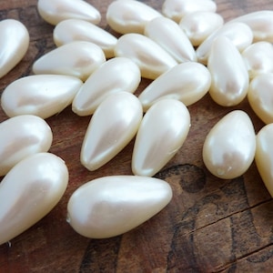 Faux Pearl Bead Lightweight Pearl Teardrop Bead Large Teardrop 22x11mm Faux Pearls Cream Off White Pearl (4 Beads) G35