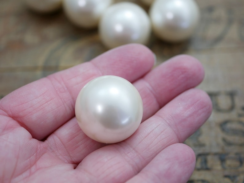 Extra Large Off White, Antique White, Light Cream White Faux Acrylic Pearl Beads with Hole 24mm Round Vintage Japan Pearls 6 beads HP39 image 4