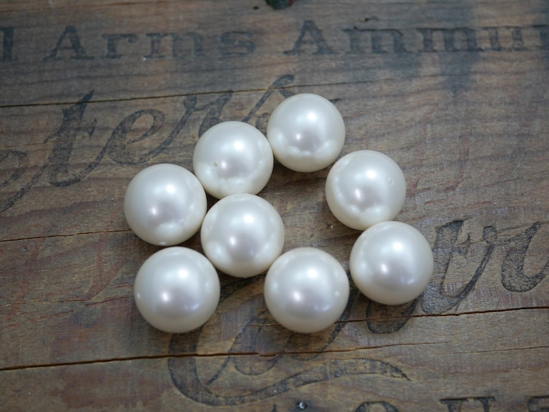 Extra Large Off White, Antique White, Light Cream White Faux Acrylic Pearl Beads with Hole 24mm Round Vintage Japan Pearls 6 beads HP39 image 2