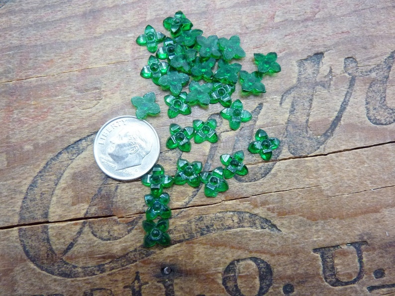 Vintage Small Glass Flower Flatback Rhinestone Emerald 20 image 3