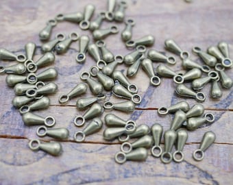 Kleine antieke koperen druppelhangers met lusje 8 x 3 mm metalen druppelkralen (ongeveer 250 druppels) P504