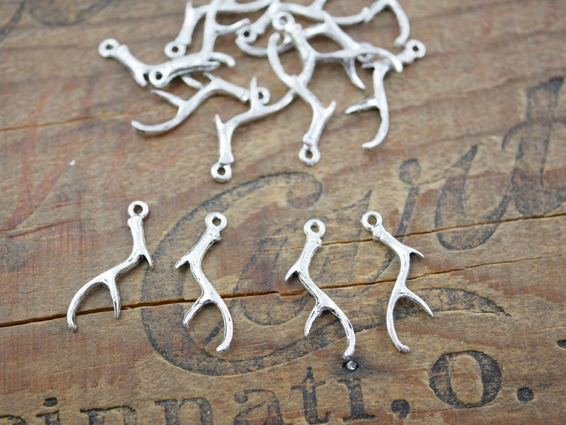 Pewter Antler Charms Deer Antler Charm 6 pcs P203 immagine 4