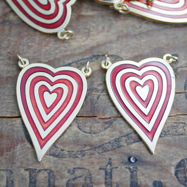 Vintage Heart Pendants Lightweight Metal Heart Pendant Red and Gold Heart (2 pcs) PEN3