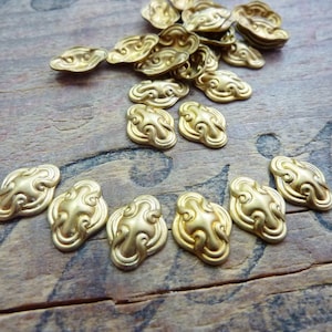 Vintage Ornate Brass Stamping Small Brass Stamping Embellishment Art Nouveau Stamping (8 Pieces) EQ106