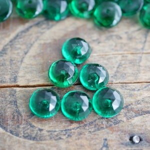 Cabochon Vintage Faceted Glass Cabochon 8mm Small Cab Emerald Green (6) R41