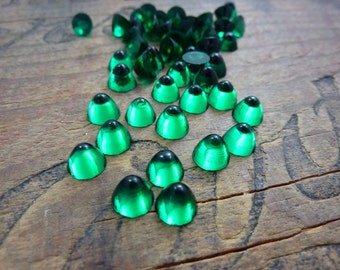Vintage strass lichtgevende smaragd kleine glasstrass 7 x 5 mm kleine cabochon art deco cabochon (8 stuks) ET131