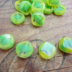 Vintage Table Cut Glass Bead Givre German Glass Bead Yellow Green West German Bead (4 Beads) H518