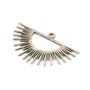 Silver Sun Charm, 8 Antique Silver Plated Brass Sunshine Charms With 1 Loop, Pendants, Findings (18x30x0.60mm) A3961