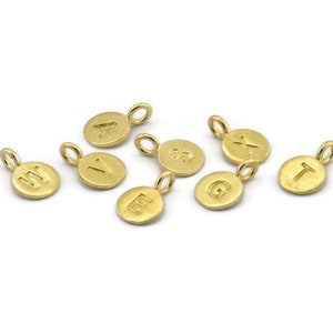 Pingente de letra de latão, latão bruto, letra de latão, contas de letras, pingentes de alfabeto, letras iniciais, pingente de pulseira (14x9x1mm) F128